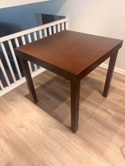 Square size 3Ftx3Ft Table