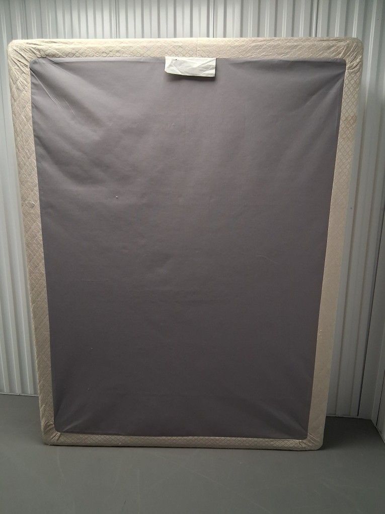 Free Delivery! Queen Box Spring