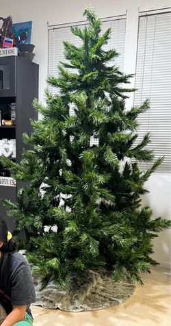 7.5 FT Christmas Tree No Lights