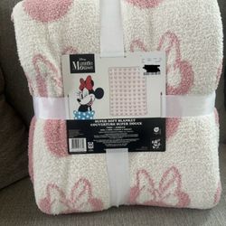Minnie Mouse Reversible Blanket 