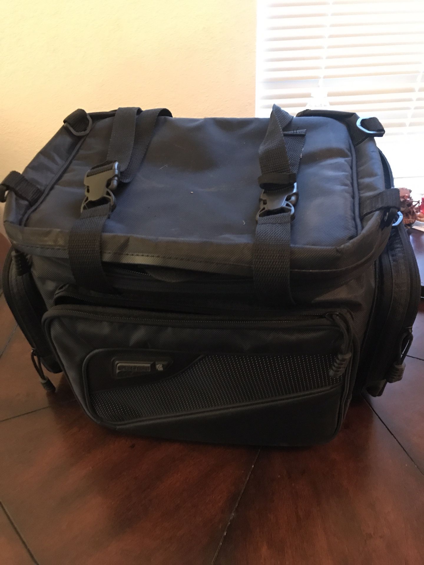 Sedici veneto tail bag hotsell