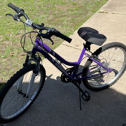 Roadmaster Granite Peak Mountain Bike with 24-inch wheels.