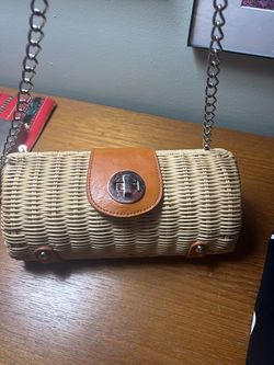 Woven Straw Handbag Clutch Faux Leather with silver chain handle 9”x4.5”x2.5”