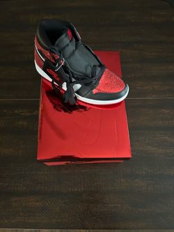 Jordan 1s size 5.5