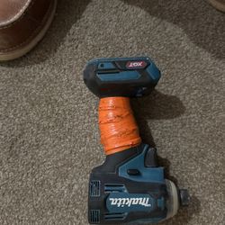 Makita Xgt Combo Hammer Drill  And Impact 