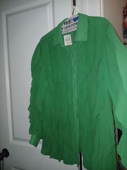 Green Women's Ruffers Button down blouse, with Tags