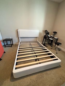 Cream Bouclé Full Size Bed/Bed frame/Mattress