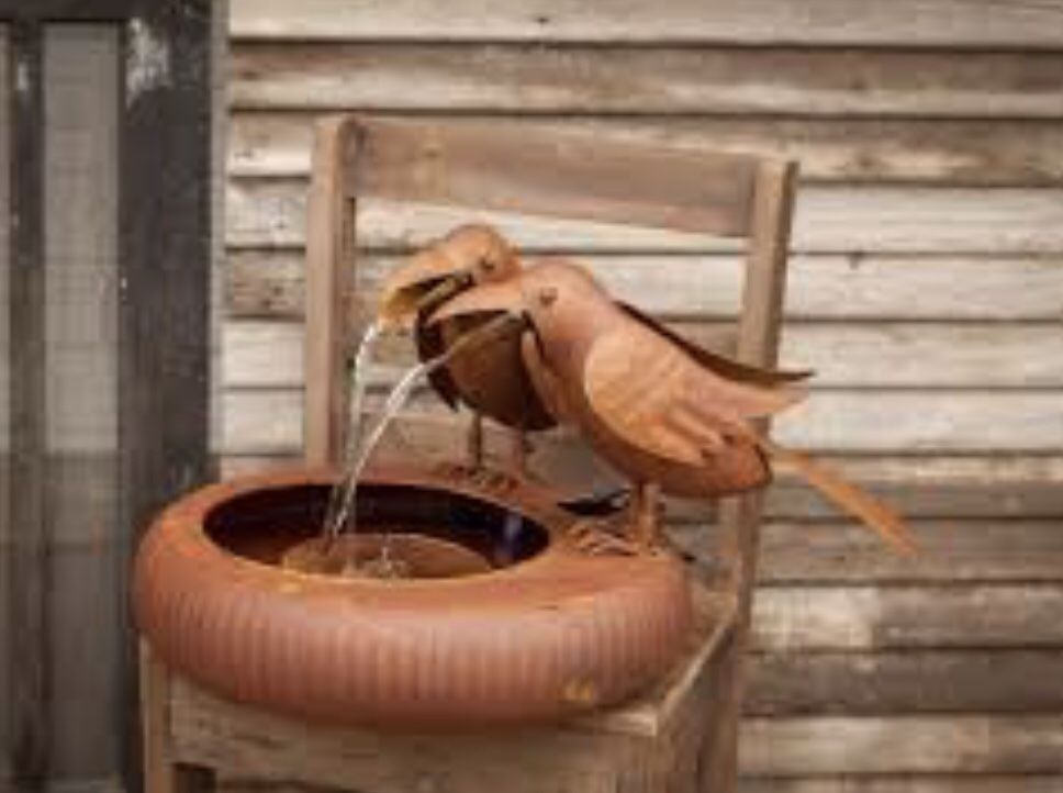 Rustic whimsical FOLK ART CROWS WATER FOUNTAIN Garden decor REAL! IT WORKS! New!