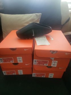 Nike mind black sz 6.5, 7, 7, 9