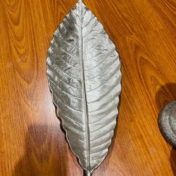 Leaf Decor $10