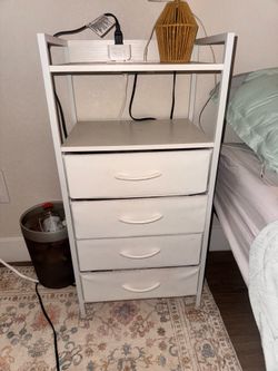 White nightstand with 4 drawers