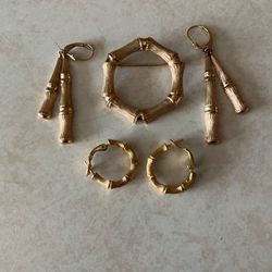 Classic And Collectible Avon “Bamboo” Goldtone Set