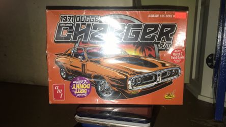 DIRTY DONNY 1971 DODGE CHARGER R/T AMT 1/25 diecast model kit