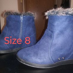 Cute navy blue wedges Size 8 Women's, lined with faux fur