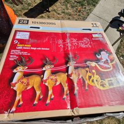 Santas Sleigh With Reindeer 