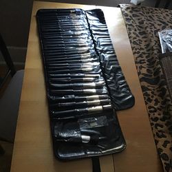 Brushes for makeup as brand new! 