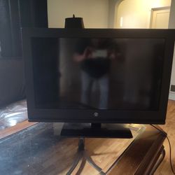 large Westinghouse color TV doesn't have remote but it works fantastic