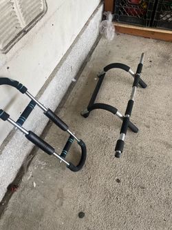 Arm trainer and pull up bar