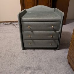 Vanity Seat