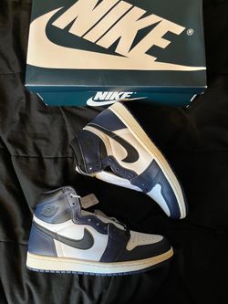 Jordan 1 midnight navy size 8