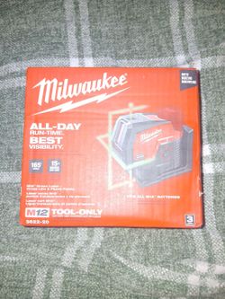 Milwaukee m12 Green Laser- Cross line & Plumb Points