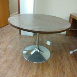 MIDCENTURY STYLE KITCHEN TABLE 