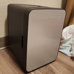 Frigidaire Mini Fridge