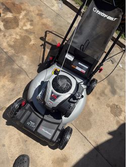 Murray 22 in. 140 cc Briggs & Stratton Walk Behind Gas Self-Propelled Lawn Mower with Front Wheel Drive and Bagger