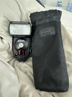 Nikon Speedlight / Tamron SP 60-300 Lens