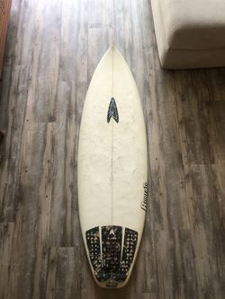 Roberts Surfboard 5’6”