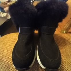 Young Girls Black With Fur Tennis Boots 