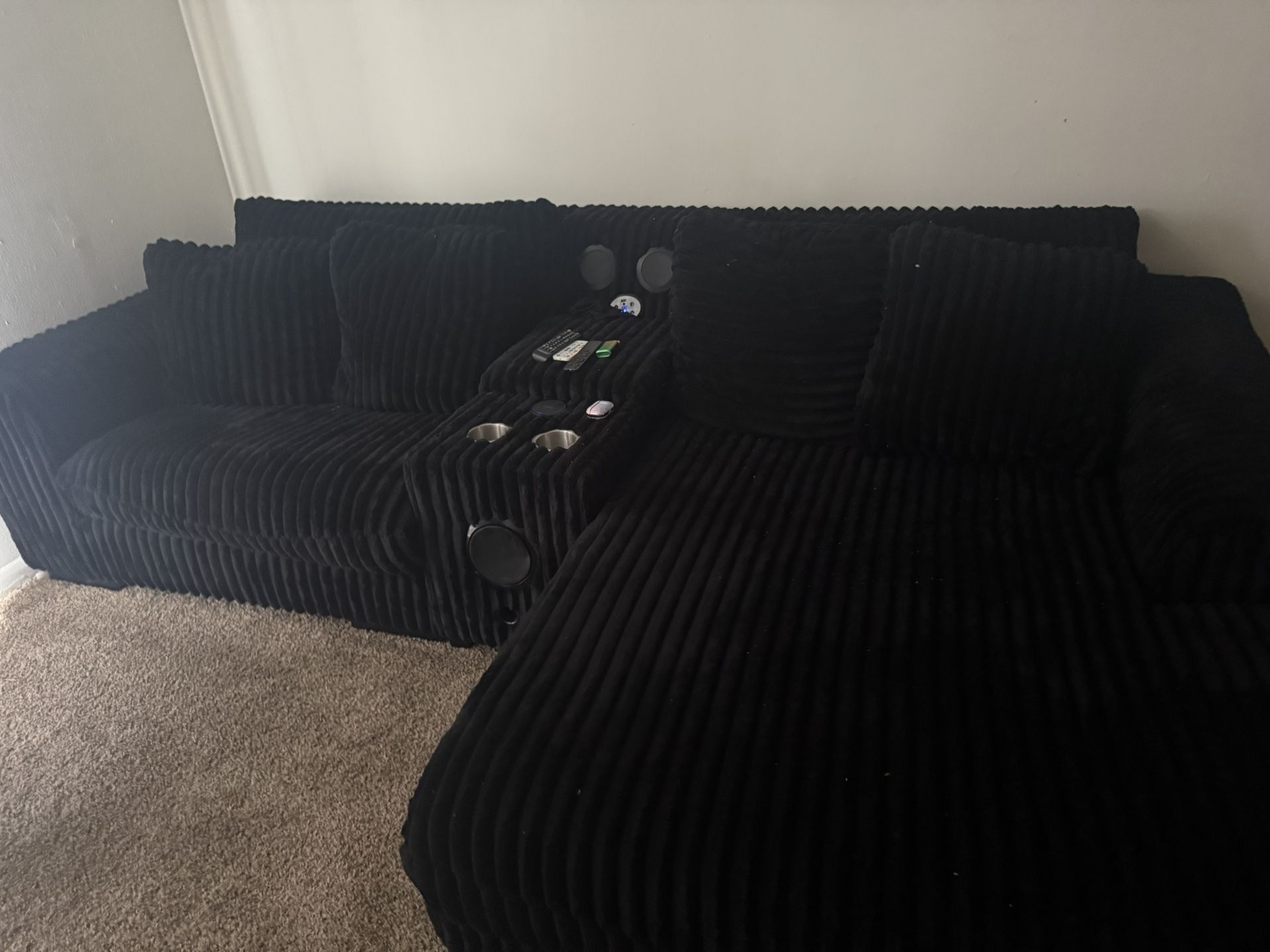 Sectional Couch With Ottoman