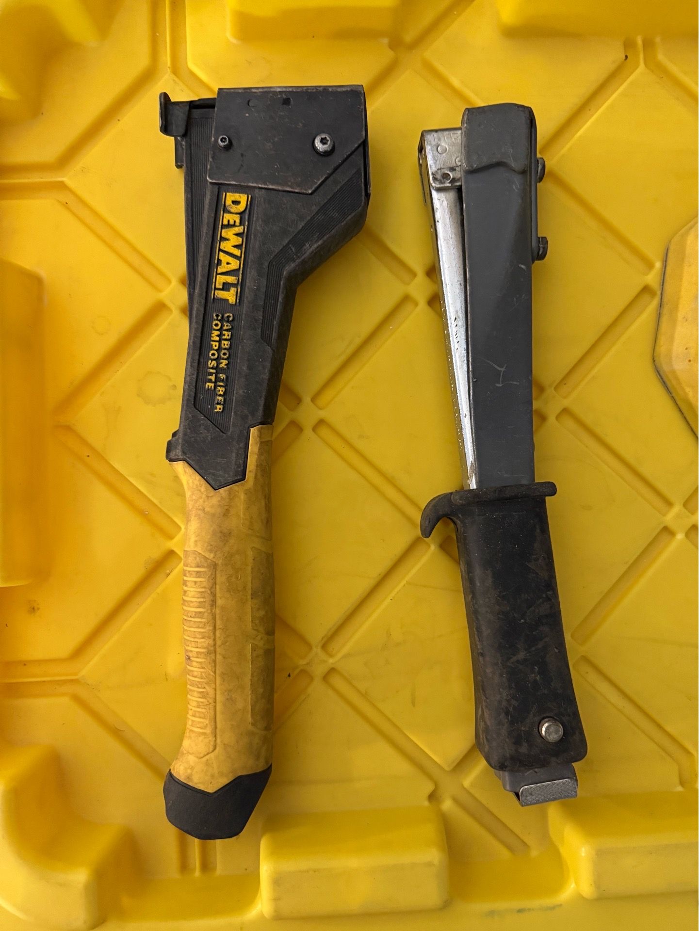 Hammer tacker / stapler