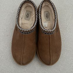 Like New, Used Once UGGs