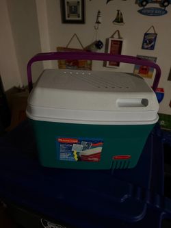 Rubbermaid Cooler