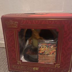 Pokemon Charizard box 