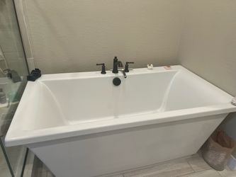 Jacuzzi bathtub