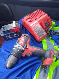Drill vateri.18 v. new and charger