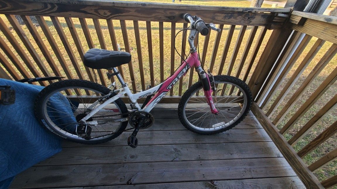 Trek Mt220 Women's Bicycle 