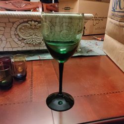 Set of 8 Beautiful Vintage Glasses 