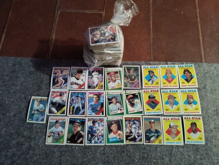 300 Baseball Cards