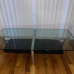 Glass coffee table 