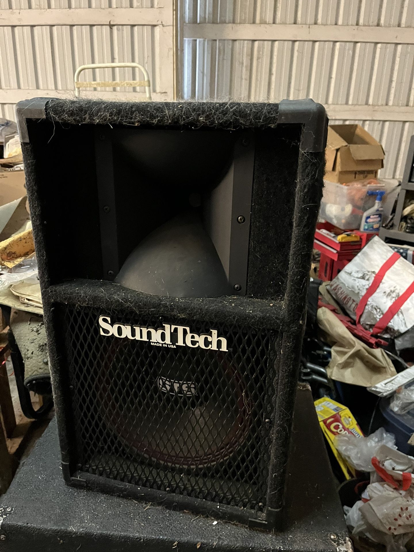 Sound tech speakers