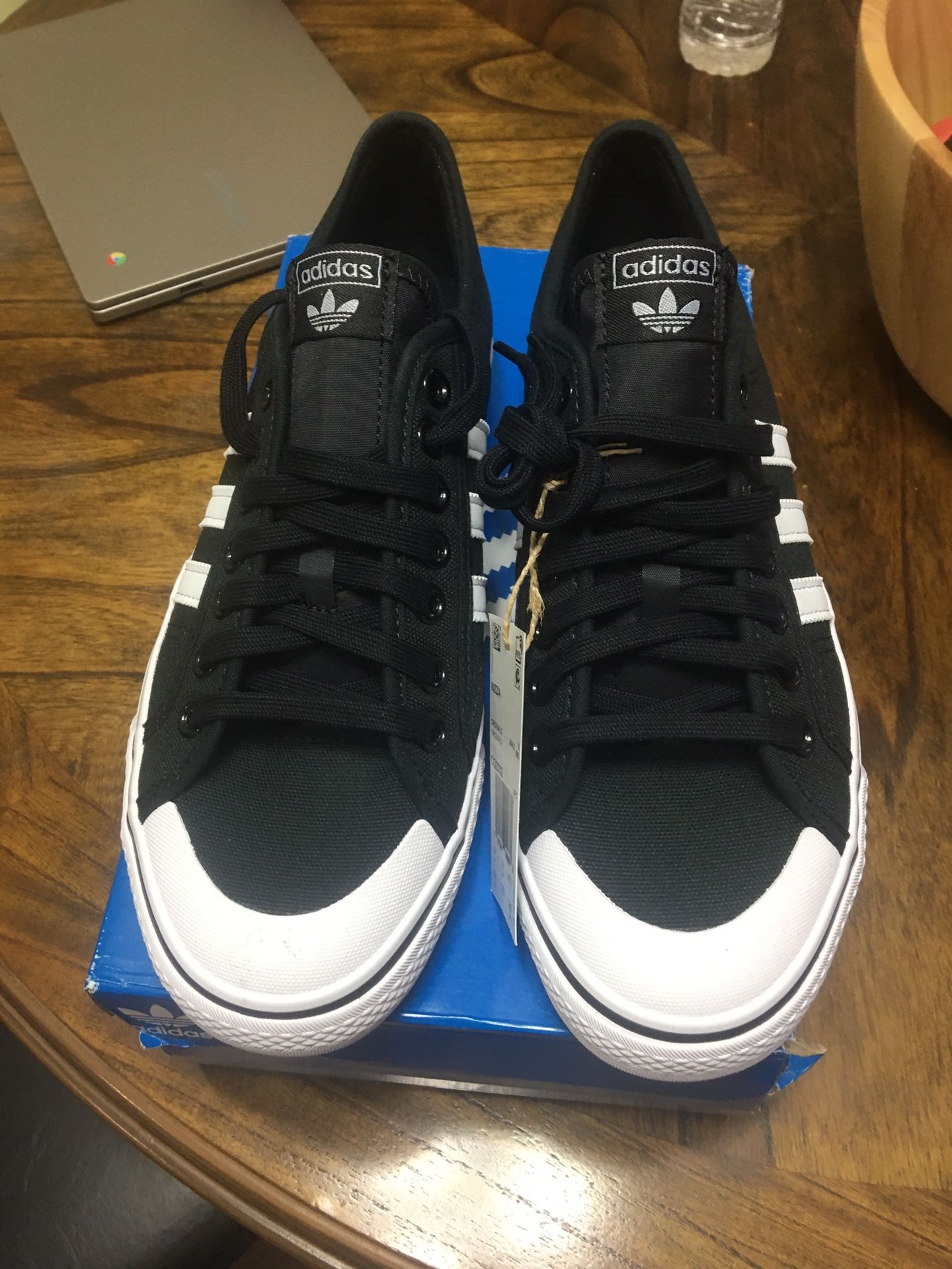 Tenis Nuevos Size 9.5 De Hombre Marca Adidas New Never Used