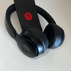 Beats Pro ( Lightning Cable Edition)