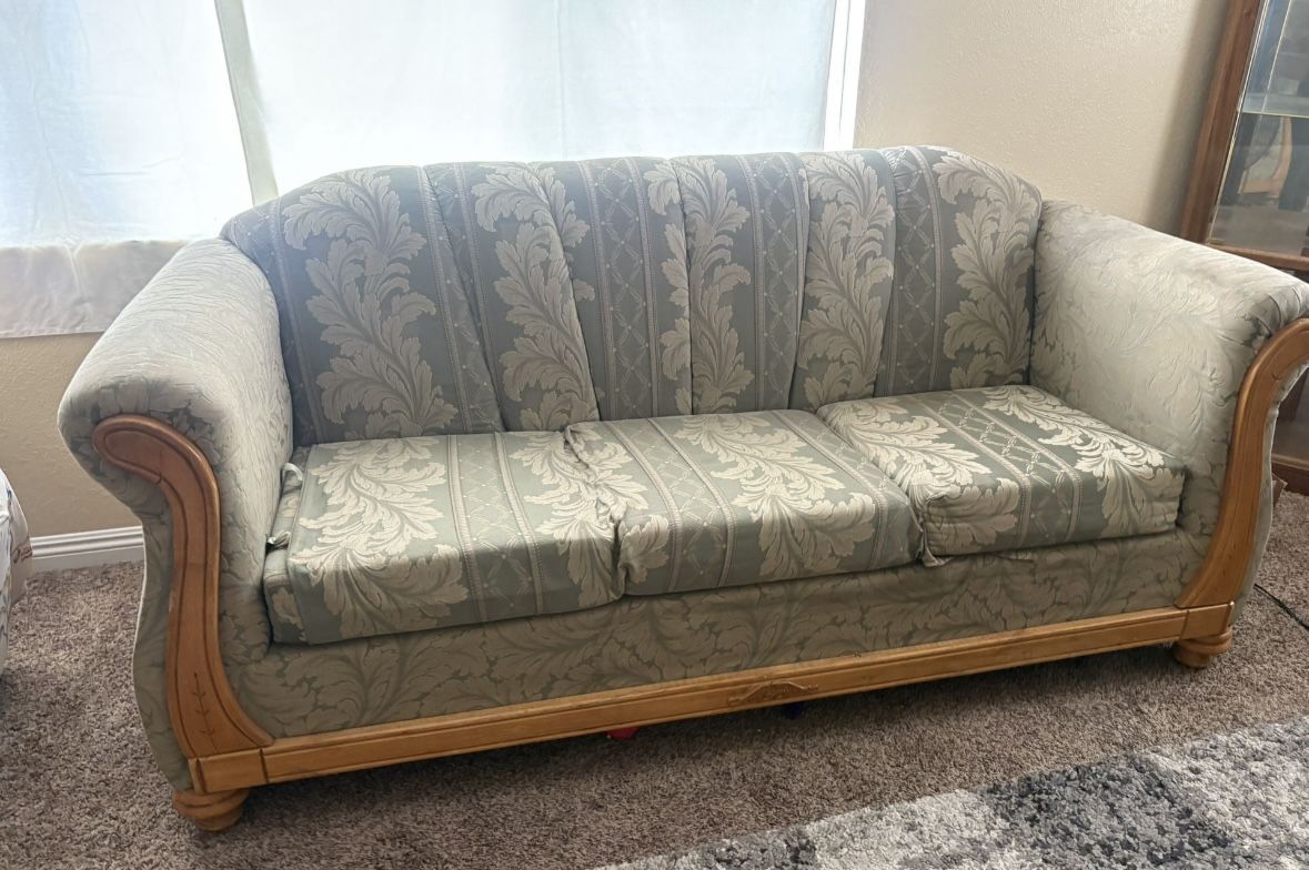FREE Sofa Set 
