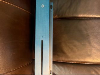 Xbox one S  deep blue gears of war 4 special edition