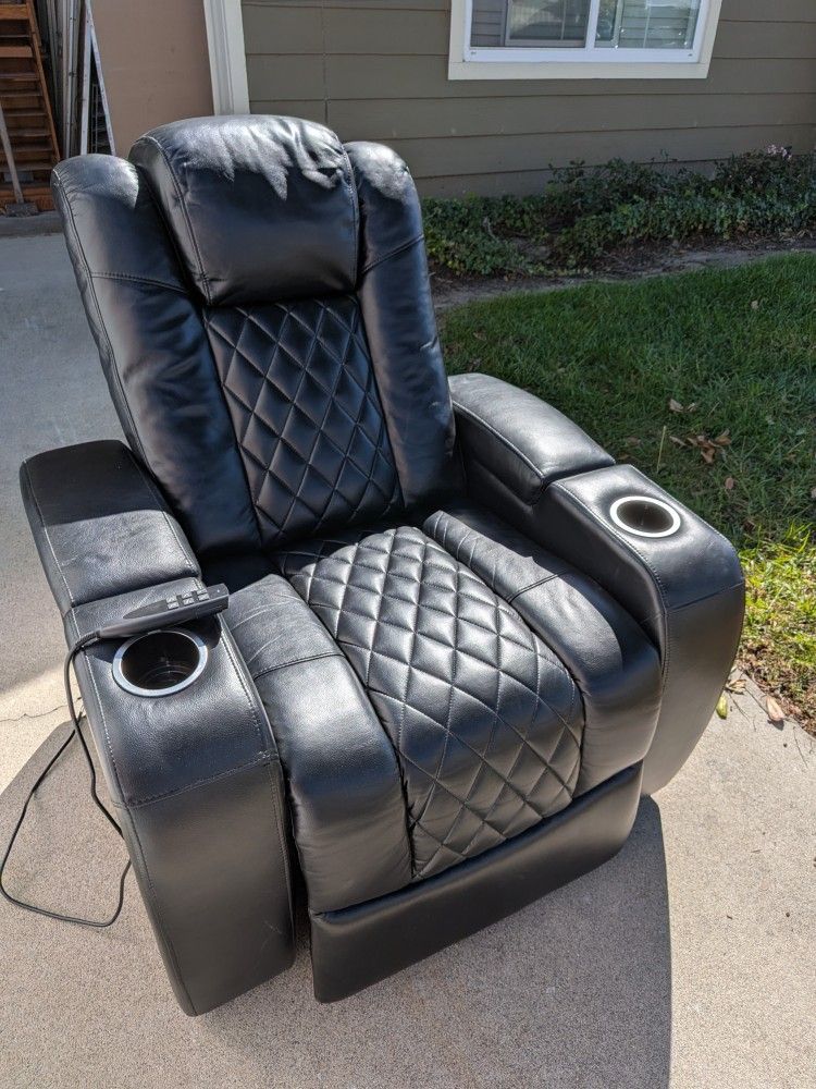 Lightly Used Leather Power Lift Chair Recliner Sofa Chair