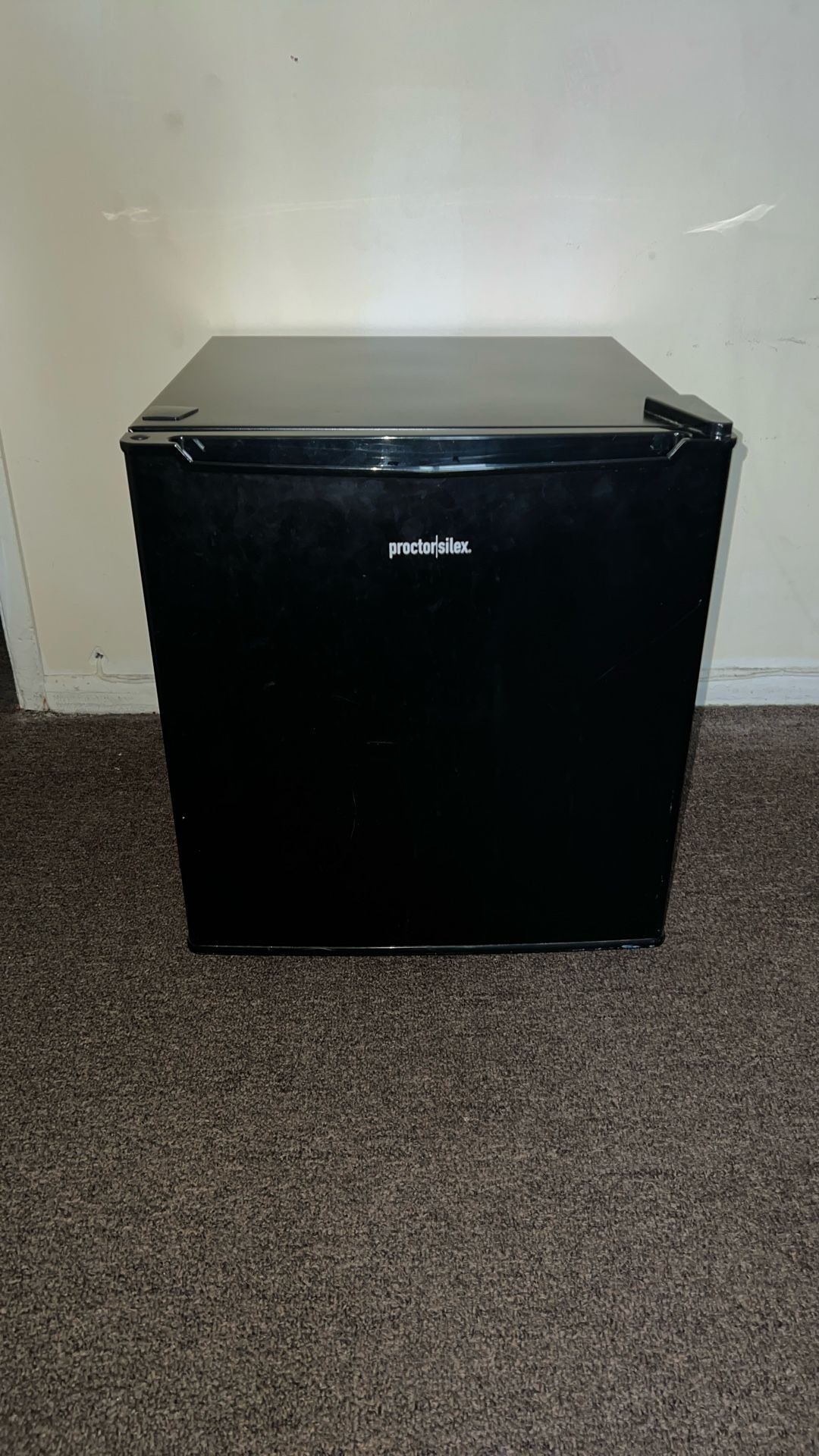 proctor silex mini fridge