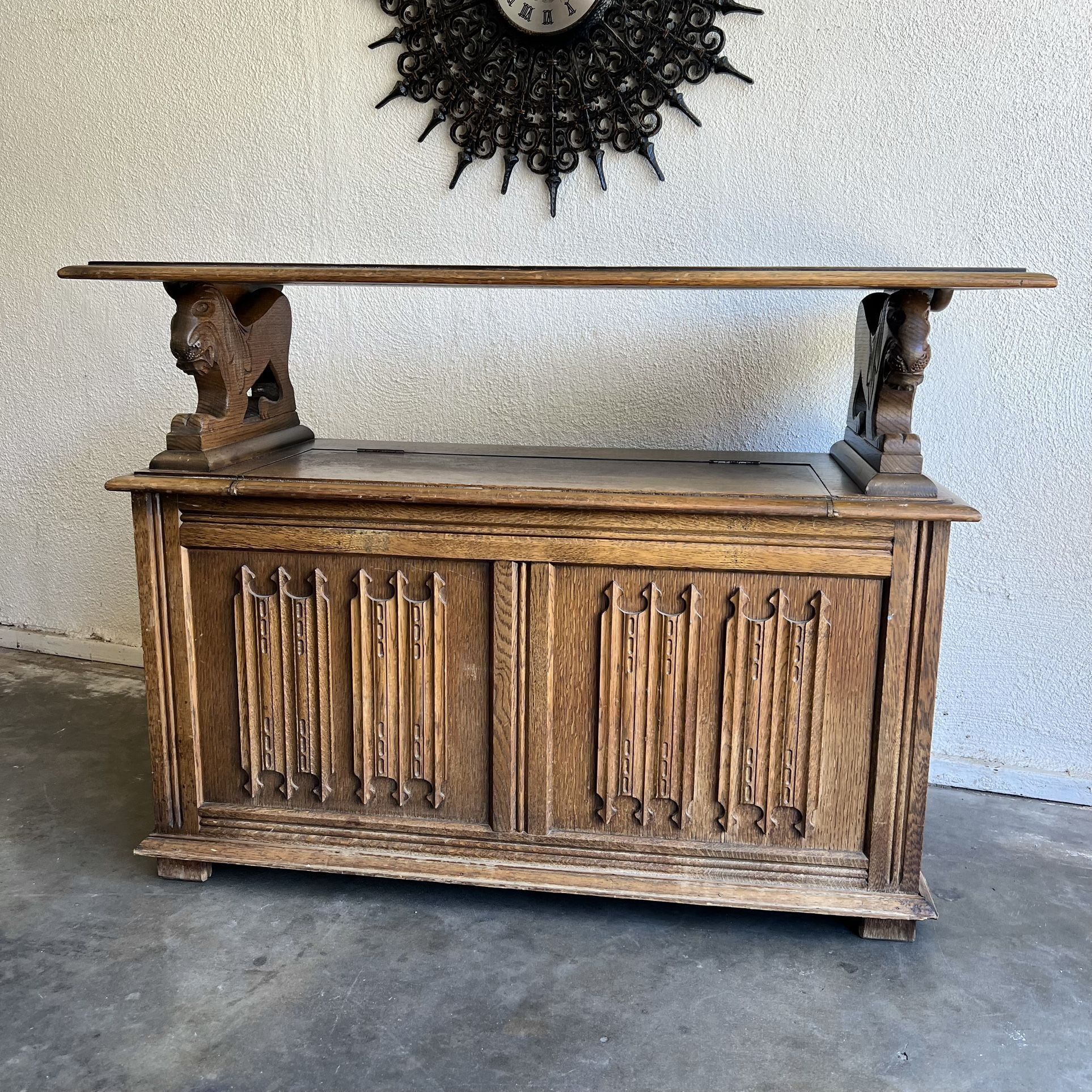 Antique Lion Sideboard Trunk Seat